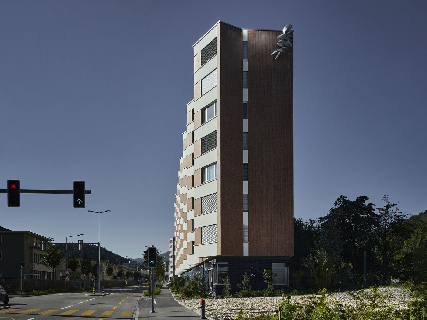 «Die Starken», Kunst und Bau