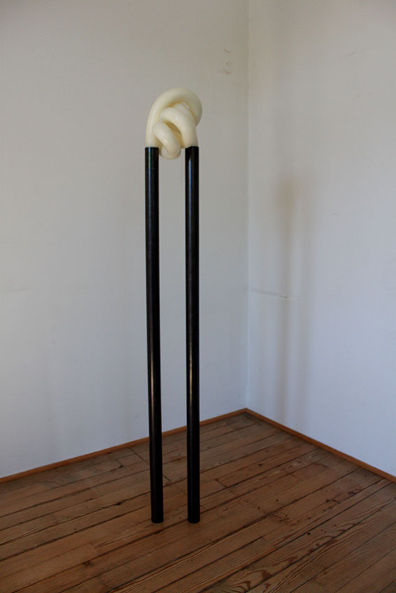 Zwischen V